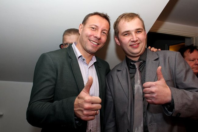 Zwycięzca dziękuje, pokonany gratuluje i deklaruje życzliwość (zdjęcia)