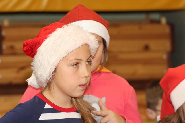 Święty Mikołaj już odwiedza dzieci (zdjęcia)