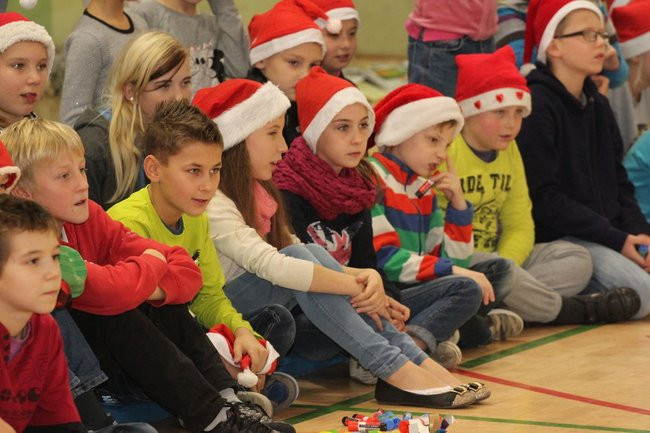 Święty Mikołaj już odwiedza dzieci (zdjęcia)