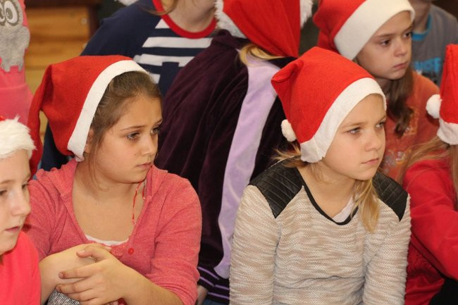 Święty Mikołaj już odwiedza dzieci (zdjęcia)