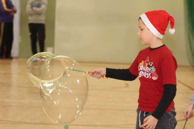 Święty Mikołaj już odwiedza dzieci (zdjęcia)