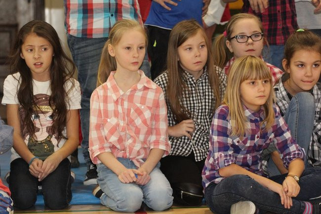 Święty Mikołaj już odwiedza dzieci (zdjęcia)