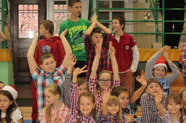 Święty Mikołaj już odwiedza dzieci (zdjęcia)