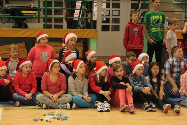 Święty Mikołaj już odwiedza dzieci (zdjęcia)