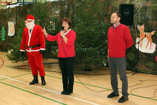 Święty Mikołaj już odwiedza dzieci (zdjęcia)