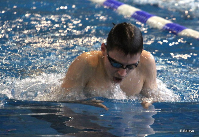 Pływali w Lesznie ( zdjęcia )