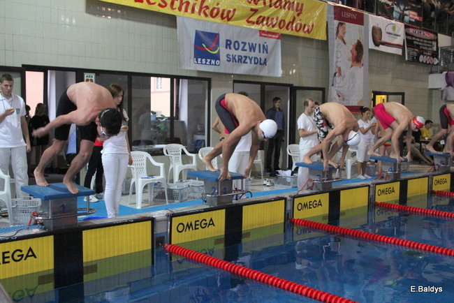 Pływali w Lesznie ( zdjęcia )