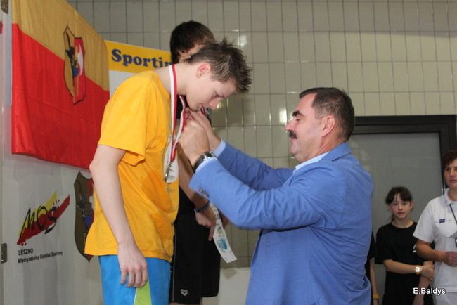 Pływali w Lesznie ( zdjęcia )