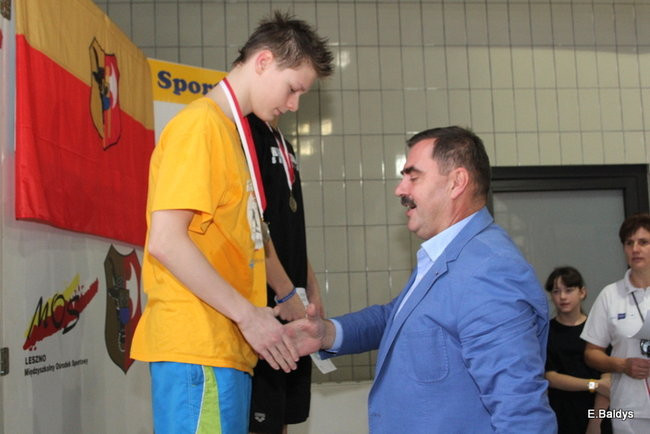 Pływali w Lesznie ( zdjęcia )