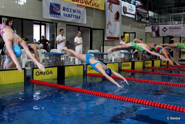 Pływali w Lesznie ( zdjęcia )