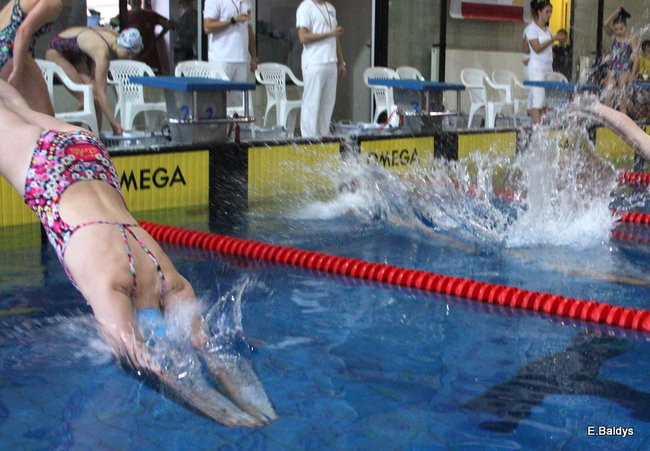 Pływali w Lesznie ( zdjęcia )