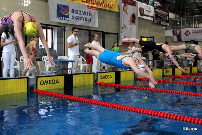 Pływali w Lesznie ( zdjęcia )