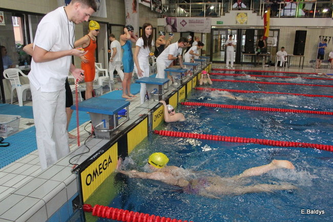 Pływali w Lesznie ( zdjęcia )