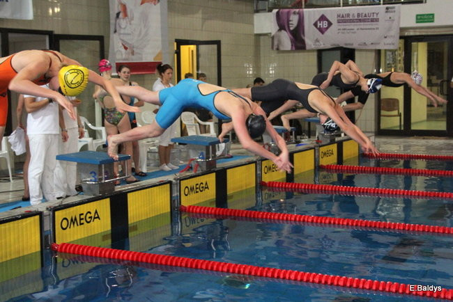 Pływali w Lesznie ( zdjęcia )