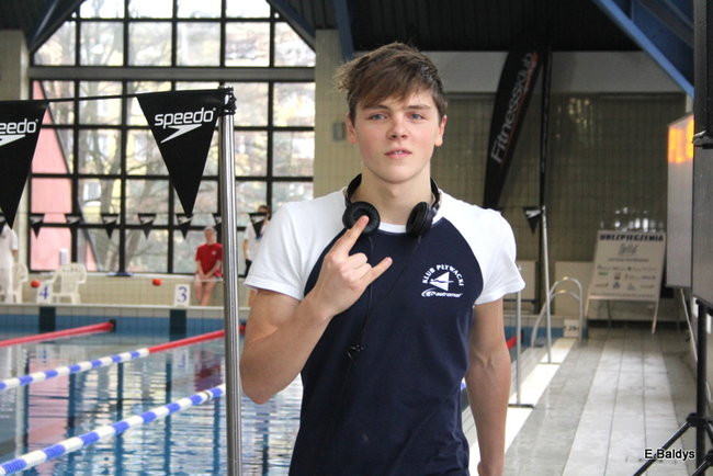 Pływali w Lesznie ( zdjęcia )