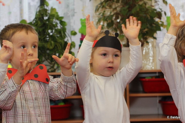 Pasowanie Biedronek w PM 8 (zdjęcia)