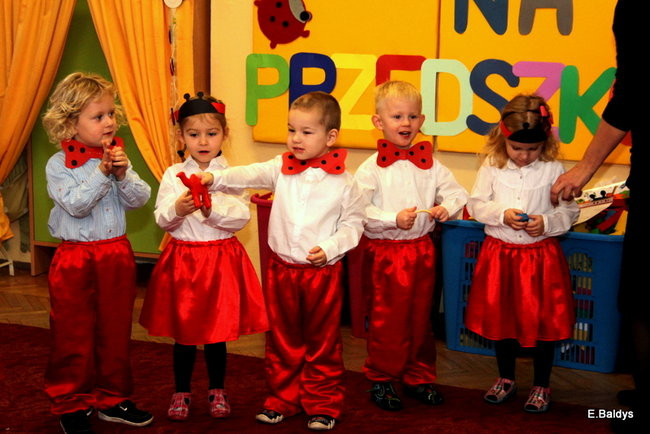 Pasowanie Biedronek w PM 8 (zdjęcia)