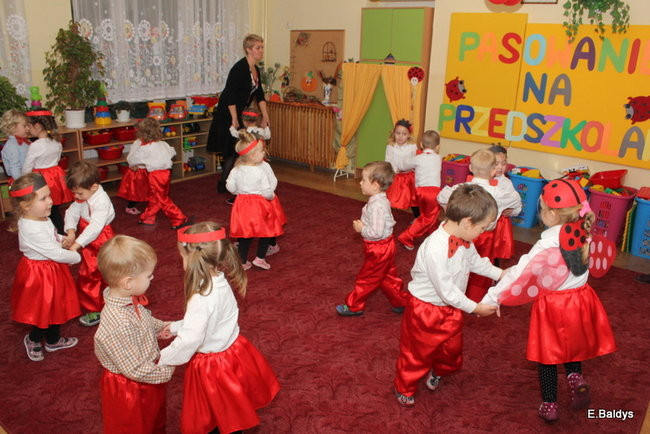 Pasowanie Biedronek w PM 8 (zdjęcia)