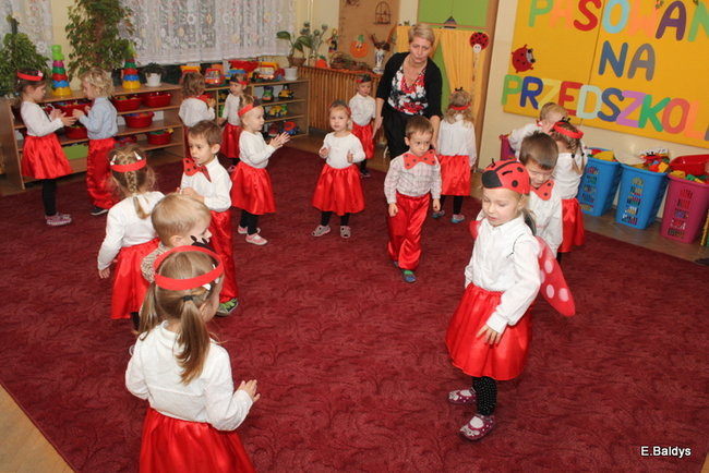 Pasowanie Biedronek w PM 8 (zdjęcia)