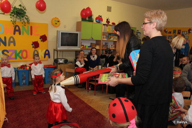 Pasowanie Biedronek w PM 8 (zdjęcia)