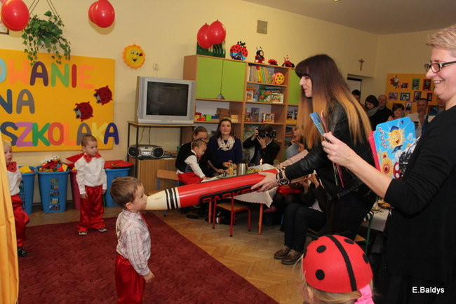 Pasowanie Biedronek w PM 8 (zdjęcia)