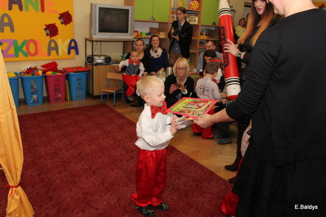 Pasowanie Biedronek w PM 8 (zdjęcia)