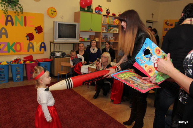 Pasowanie Biedronek w PM 8 (zdjęcia)