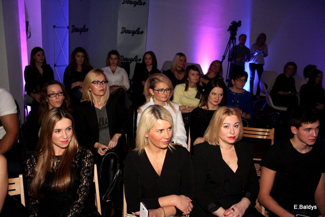 Latające modelki tylko w Lesznie (zdjęcia)