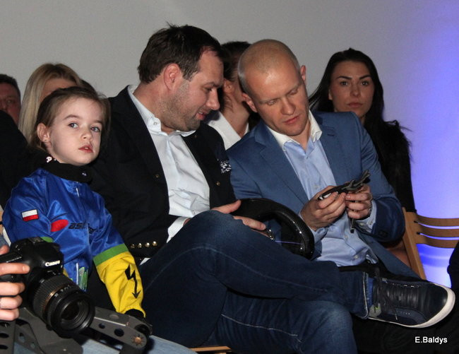 Latające modelki tylko w Lesznie (zdjęcia)