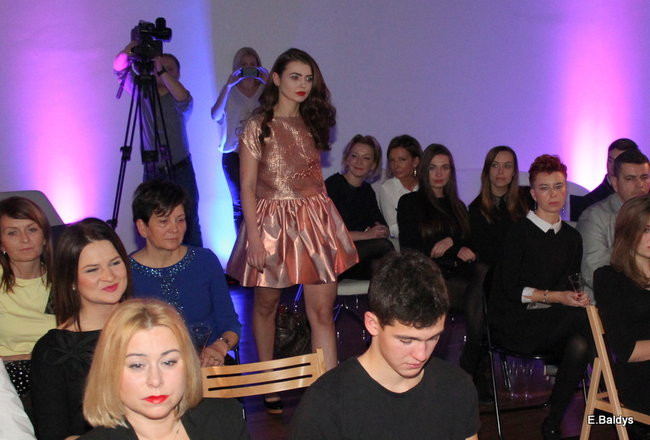 Latające modelki tylko w Lesznie (zdjęcia)