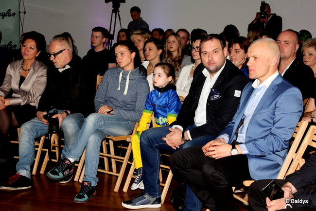 Latające modelki tylko w Lesznie (zdjęcia)