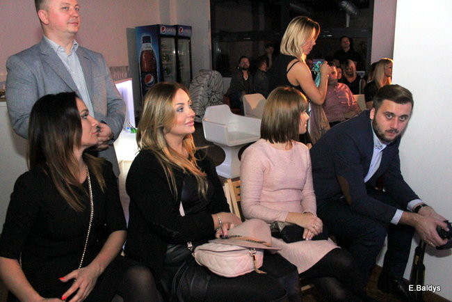 Latające modelki tylko w Lesznie (zdjęcia)