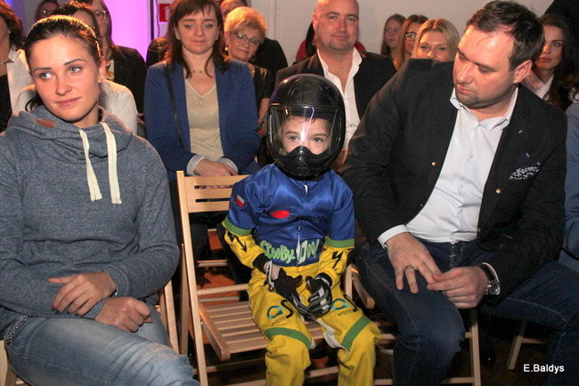 Latające modelki tylko w Lesznie (zdjęcia)