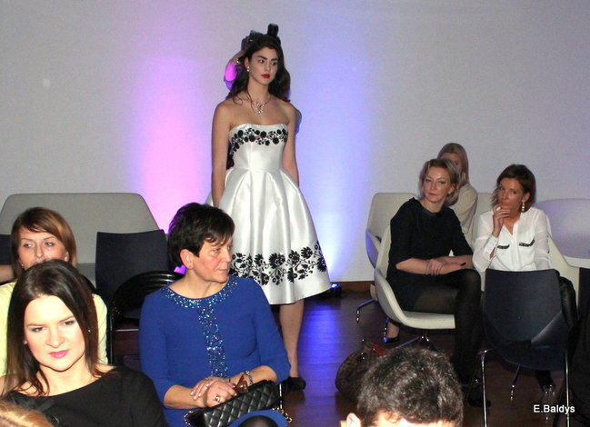 Latające modelki tylko w Lesznie (zdjęcia)