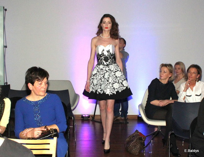 Latające modelki tylko w Lesznie (zdjęcia)