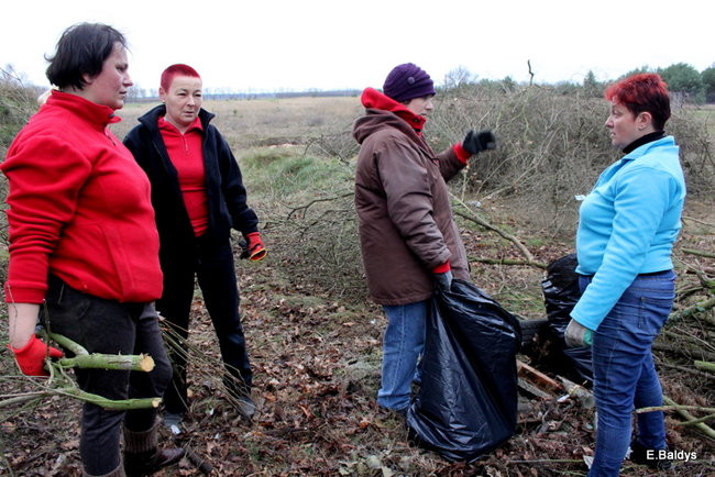 Posprzątali cmentarz ewangelicki (zdjęcia)