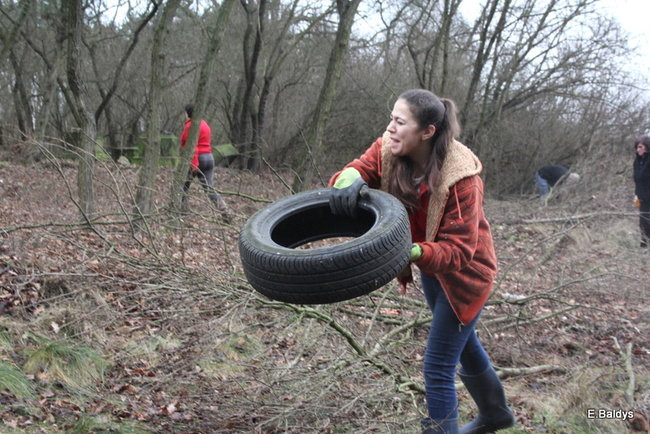 Posprzątali cmentarz ewangelicki (zdjęcia)