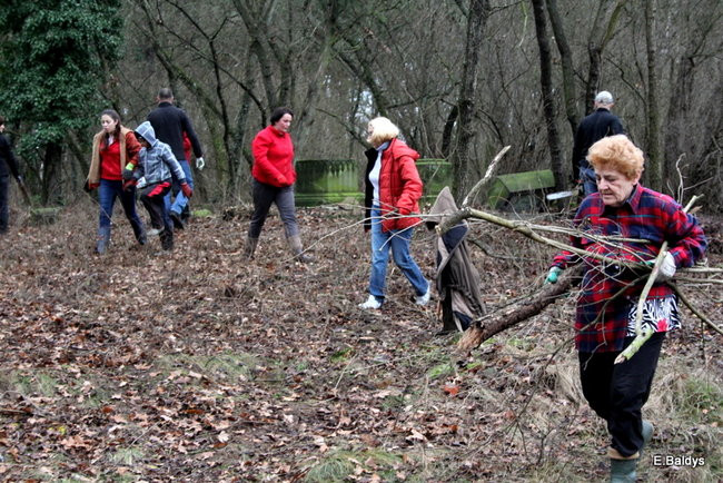 Posprzątali cmentarz ewangelicki (zdjęcia)
