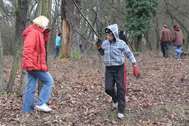 Posprzątali cmentarz ewangelicki (zdjęcia)