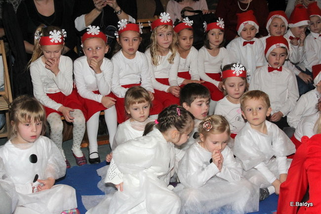 Spotkanie Wigilijne w PM 13 (zdjęcia)