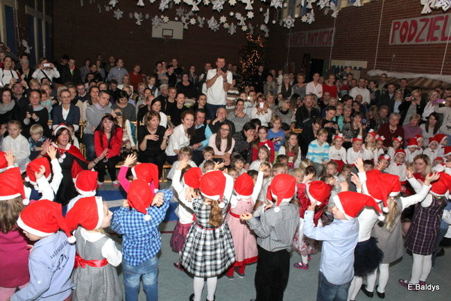 Spotkanie Wigilijne w PM 13 (zdjęcia)