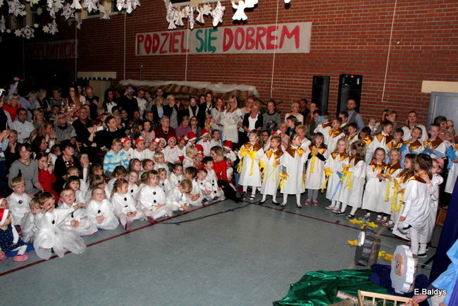 Spotkanie Wigilijne w PM 13 (zdjęcia)
