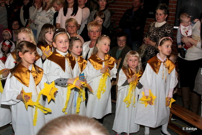 Spotkanie Wigilijne w PM 13 (zdjęcia)