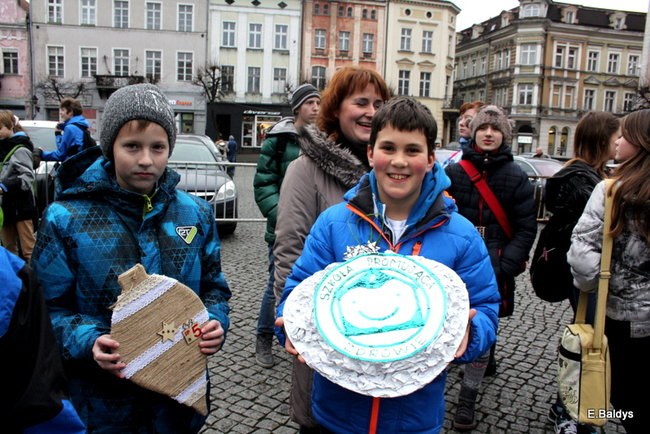 Choinka na rynku przybrana (zdjęcia)