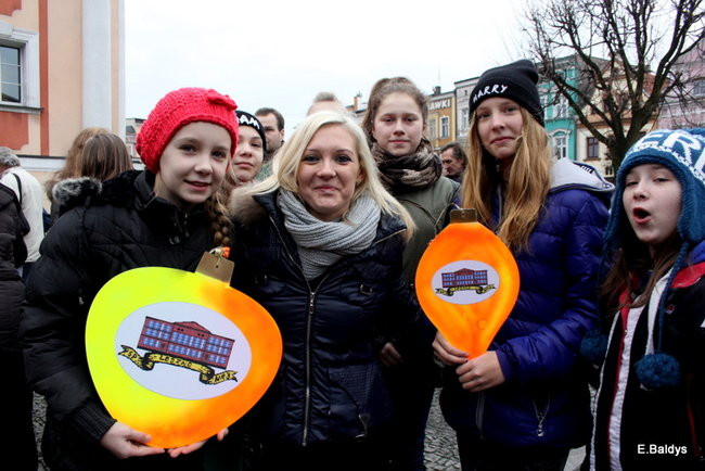 Choinka na rynku przybrana (zdjęcia)