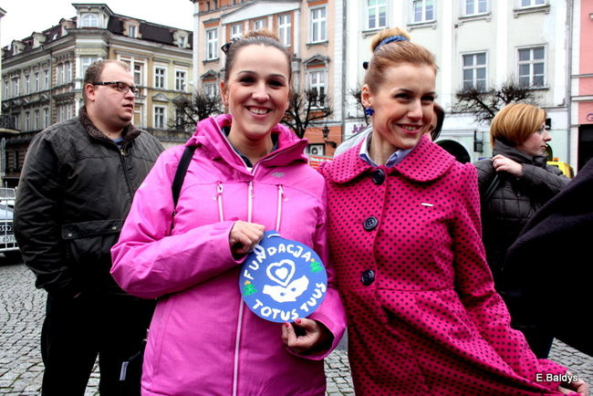 Choinka na rynku przybrana (zdjęcia)