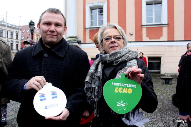 Choinka na rynku przybrana (zdjęcia)