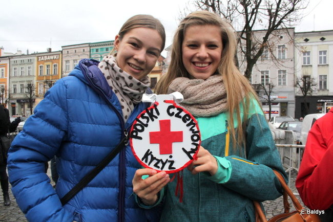 Choinka na rynku przybrana (zdjęcia)