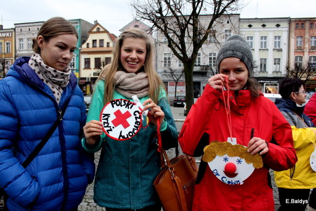 Choinka na rynku przybrana (zdjęcia)