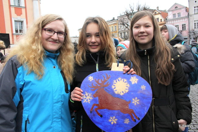 Choinka na rynku przybrana (zdjęcia)